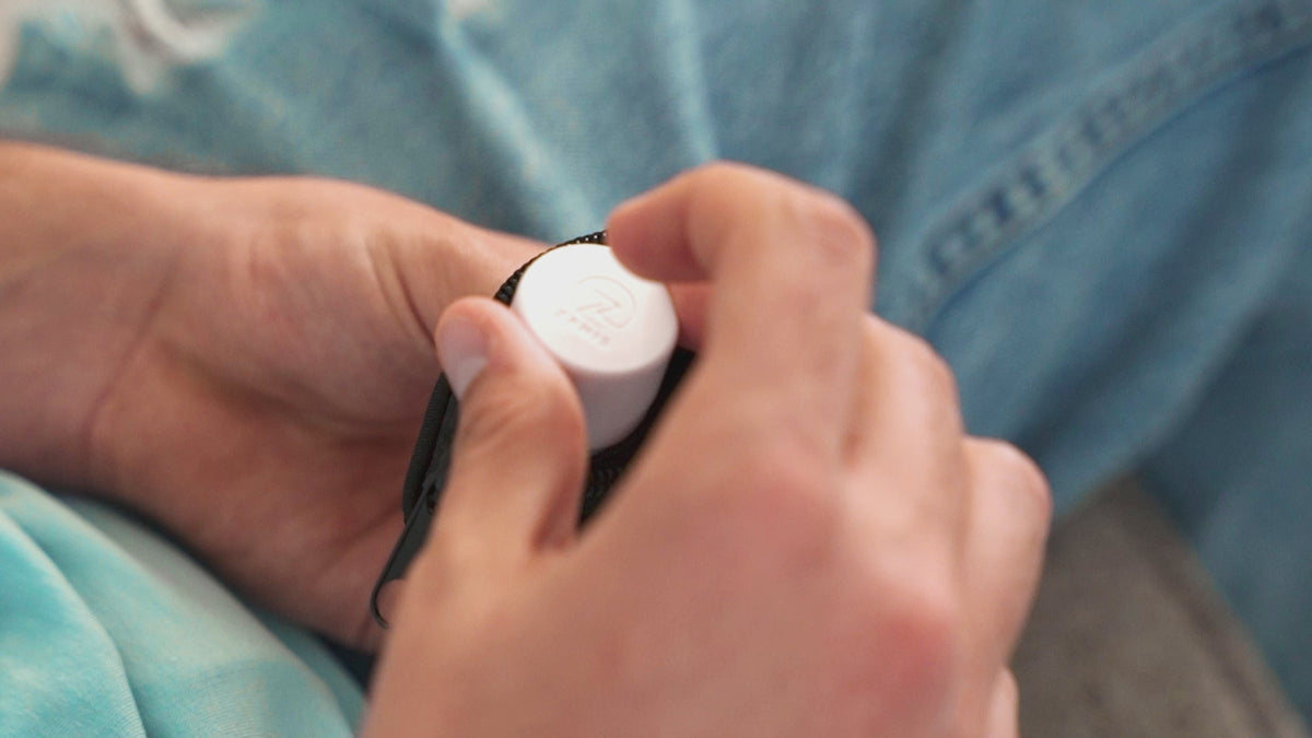 TempBuddy in use: plug in, scan, read the result in the app